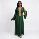 جلابية سلطانة الأناضول باللون الاخضر الزمردي مع تطريز عثماني فاخر وتصميم أنيق مستوحى من الأزياء العثمانية