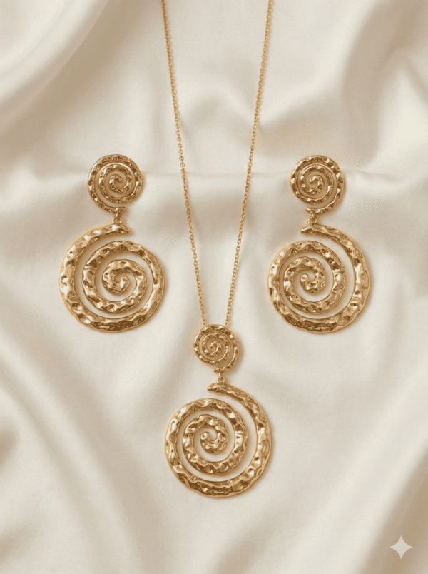 طقم مجوهرات ذهبي بتصميم حلزوني أنيق يتكون من عقد وأقراط متناسقة