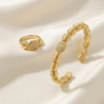سوار مفتوح وخاتم ذهبي بتصميم كرات ذهبية أنيقة