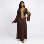 جلابية سلطانة الأناضول باللون البني مع تطريز عثماني فاخر وتصميم أنيق مستوحى من الأزياء العثمانية