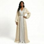 جلابية همس الأورجانزا بلون لؤلؤي مع تطريز أنيق وتصميم فاخر